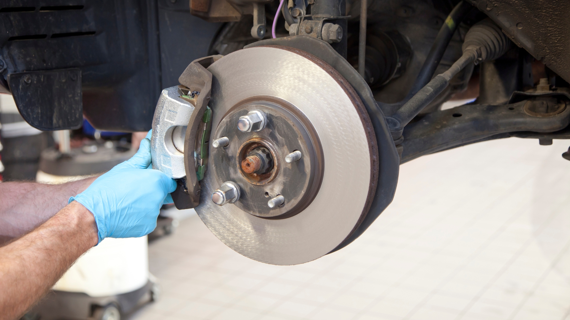 Checking Car Tyre Pressure